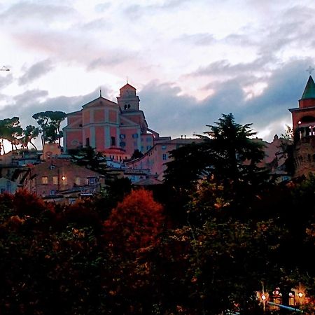 Casa Vacanze Nel Centro Storico Di Fermo Happy Song Экстерьер фото